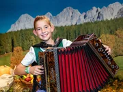 Die Gewinnerin des „Steirischen Harmonikawettbewerbs 2018“ Klara Mißebner aus Langenwang ist auch zu Gast in der Sendung.