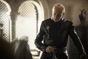 Tywin Lennister (Charles Dance)
