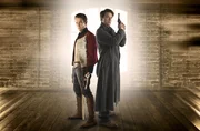 James Marsters, li. als Capt. John Hart und John Barrowman als Capt. Jack Harkness, re. in der zweiten Staffel von Torchwood