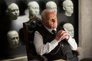 Dr. Robert Ford (Anthony Hopkins).