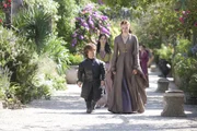 Tyrion Lennister (Peter Dinklage), Sansa Stark (Sophie Turner)