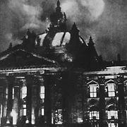Der Reichstagsbrand am Abend des 27. Februar 1933.