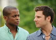 Kompetenzengerangel : Dulé Hill als Burton «Gus» Guster, James Roday als Shawn Spencer (Copyright SRF/NBC Universal, Inc.)