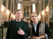rbb Fernsehen NIKOLAIKIRCHE, am Freitag (03.10.14) um 22:00 Uhr.
Der Superintendent (Otto Sander,li) und Pfarrer Ohlbaum (Ulrich Mühe) predigen Gewaltlosigkeit bei den Montagsdemonstrationen in der Nikolaikirche.