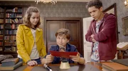 L-R: Tess Hunter (Maemae Renfrow), Sal Hunter (Daan Creyghton), Max Hunter (Stony Blyden)