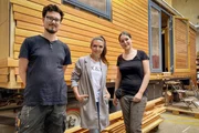 Ding Dong
Folge 2
Tiny House, Winterthur
v.l. Sebastian Koelman, Moderatorin Viola Tami und Daniela Eckmann
2020
SRF