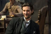 Logan (Ben Barnes).