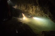 Mit einem Action-Guide kann man einen spannenden Tauchgang in einer Höhle unternehmen