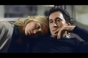 Louise (Evelyne Brochu) und Vincent Mercier (Grégoire Colin) wollen mit einem kleinen Urlaub zu Thanksgiving ihre beruflichen Erfolge feiern. Privat scheinen sich hingegen Probleme zusammenzubrauen.