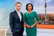 Andreas Wunn as moderator and Jana Pareigis as moderator.