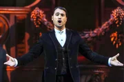Der italienische Tenor Francesco Demuro tritt beim Opernball im Bolschoi auf.