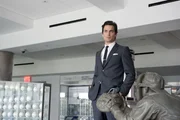 Neal Caffrey (Matthew Bomer)