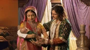 Kaiser Jalal Akbar (Rajat Tokas, re)
Königin Jodha Bai (Paridhi Sharma, li)