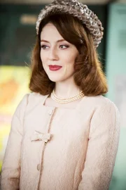 Alice Avril (Blandine Bellavoir)