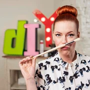 Der DIY-(Do-it-yourself)-Kosmos ist um mindestens eine Anhängerin reicher. Enie van de Meiklokjes gibt clevere Tipps und zeigt Tricks, wie man einfach und mit Spaß viele Dinge selber machen kann ...