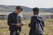 Aiden Healy (Kenny Doughty, l.); Jaqueline Williams (Ibinabo Jack, r.)