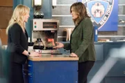 v.l.: Detective Amanda Rollins (Kelli Giddish) und Lieutenant Olivia Benson (Mariska Hargitay)