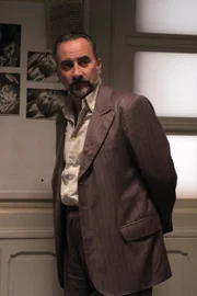 Larosière (Antoine Dulery)
