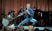 Nick Rivers (Val Kilmer) ist ein gefeierter Superstar. Nicht nur in der amerikanischen Musikszene kann er mit seinem Mix aus Elvis, Buddy Holly und den Beach Boys lässig die Charts dominieren.