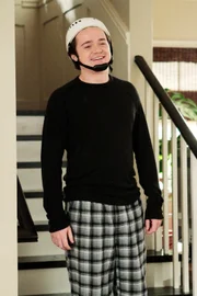 Dan Byrd (Travis Cobb).