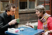 Bei einer Tasse Kaffee debattieren Raphaël Enthoven und Agnès Spiquel über den Unterschied zwischen Einverständnis und Verzicht, der für Albert Camus sehr wichtig war.