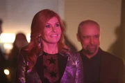 Rayna Jaymes (Connie Britton)(l)