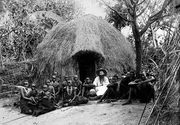 Charles Martial Lavigerie gründete 1868 in Algier die Gesellschaft der Afrika-Missionare, die "Weißen Väter". Er war einer der größten Afrika-Spezialisten seiner Zeit und ein entschlossener Feind der Sklaverei.