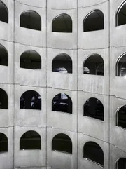Parc des Célestins, Lyon (1994), Architekten: Michael Targe, Jean-Michel Wilmotte, Daniel Buren