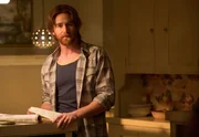Bill Hobbs (Andrew Santino)