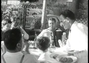 Die "Saltimbocca alla Romana" wird serviert.