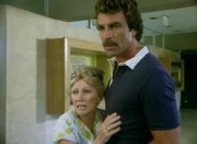 Magnum (Tom Selleck) hilft der Jüdin Lena Greenberg (Hanna Hertelendy) bei der Suche nach ihrem Mann Saul. Er sollte nach einem Herzinfarkt in ein Krankenhaus eingeliefert werden, aber dort ist er nie eingetroffen.