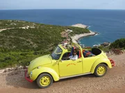 Mit dem VW-Käfer über die kroatischen Inseln Vis und Hvar: Moderatorin Julia Bradbury.