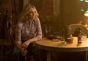 Cassie Feder (Ari Graynor)