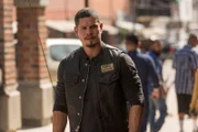 Ezekiel 'EZ' Reyes (JD Pardo)