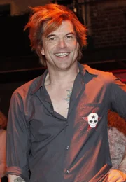 Campino, charismatischer Sänger, Songschreiber und seit 1982 Frontmann der "Toten Hosen", gilt als einer der einflussreichsten und populärsten Stars der deutschen Musikszene.