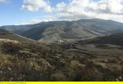 Mitten durch Spanien – von den Hochebenen Kastiliens über die Gebirgskette von Aragón bis fast nach Valencia – zieht sich die Serranía Celtibérica. 65.000 Quadratkilometer Einsamkeit, mit rechnerisch weniger als acht Einwohnern pro Quadratkilometer.