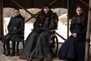 L-R: Arya Stark (Maisie Williams), Bran Stark (Isaac Hempstead Wright) und Sansa Stark (Sophie Turner)