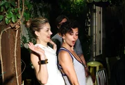 Waylynn Lucas: (l.), Nina Clemente (r.).