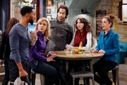 (v.l.) RJ (Tone Bell), Roxanne (Rhea Seehorn), Alex (Chris D'Elia), Whitney (Whitney Cummings) und Lily (Zoe Lister-Jones)