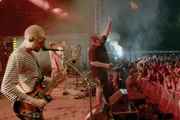 Feine Sahne Fischfilet sind die Berserker unter den deutschen Bands, voller Energie und so kompromisslos, wie Poesie nur sein kann.