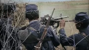 Les soldats français, en ce mois de septembre 1914, n''ont pas encore creusé de tranchées : ils ont ici installé leur mitrailleuse hotchkiss au sommet d''une colline pour tirer sur l''ennemi