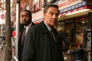 Law & Order Season14 Ep "Darwinian", Law & Order Season14, Regie USA 2003-2004, Darsteller (L-R) Jesse L. Martin, Jerry Orbach

Photographer: Jessica Burstein
©2003 Universal Network Television, LLC.  All rights reserved.