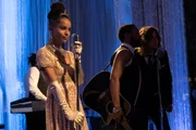Bonnie Carlson (Zoë Kravitz).