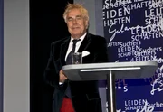 Der Moderator C. Bernd Sucher.