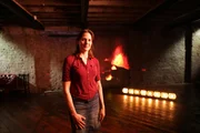 Mit Hilfe von Wärmebildern zeigt Helen Czerski, warum Vulkanausbrüche Monate oder sogar jahrelang andauern können.