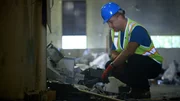 Jacques Peretti in einem Recycling-Betrieb in Kalifornien