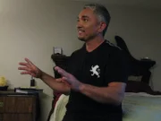 Cesar Millan hilft unter anderem Dena, die Probleme mit ihrem Pudel-Mischling Phoebe hat ...