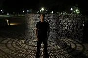 Dr. David Eagleman fuehrt durch die Sendung