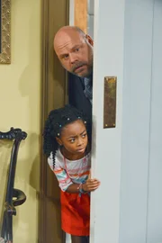 Skai Jackson (Zuri Ross), Kevin Chamberlin (Bertram).