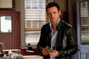 Allan Hawco (Jake Doyle).